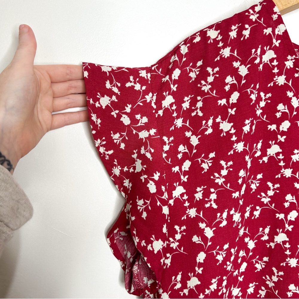 Studio B by Bobeau Red Floral Print Boxy Flutter Sleeve Button Front Top‎ XL - Picture 4 of 7